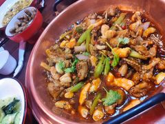 -虾弄弄海派小龙虾·牛羊蝎子火锅