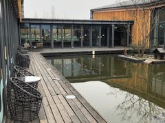 -田园东方蜜桃村的田野营地
