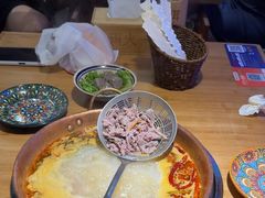 -洱火云南酸菜牛肉火锅(石景山当代商城店)