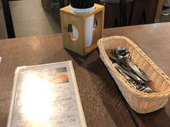 -谭仔云南米线(粉岭车站路店)