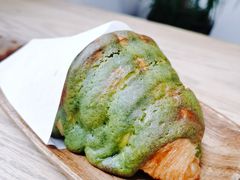 抹茶流心可颂-怪 kafe.