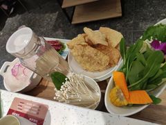 -三人行骨头王火锅(长寿店)