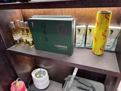 -东方先生国潮男士理发馆