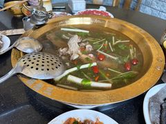 -周老三跷脚牛肉·全牛火锅(非遗传承店)