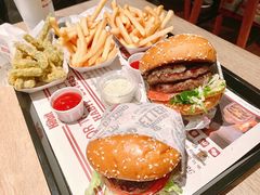 -The Habit Burger Grill 哈比特汉堡(复兴soho店)