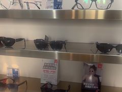 -视野联行眼镜•蔡司•依视路(温江店)