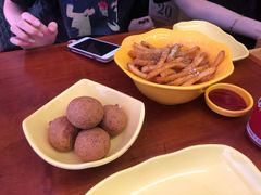 -BHC炸鸡(明洞总店)