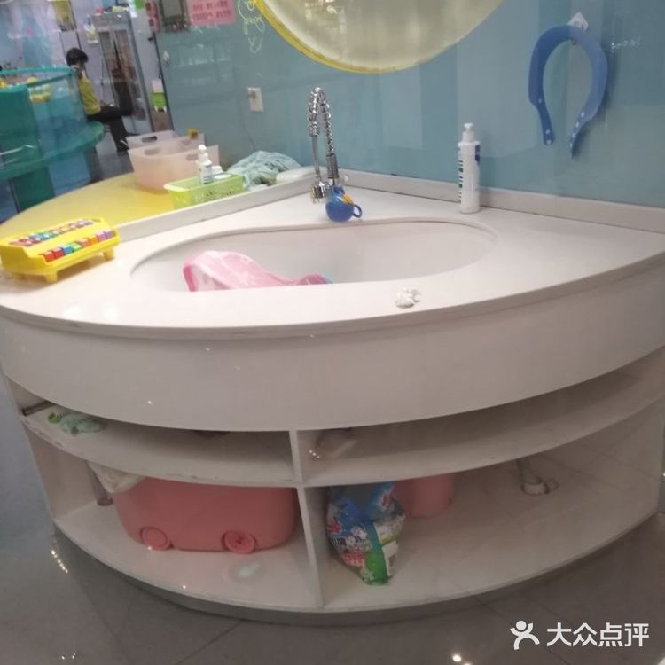 亲贝湾婴幼儿SPA