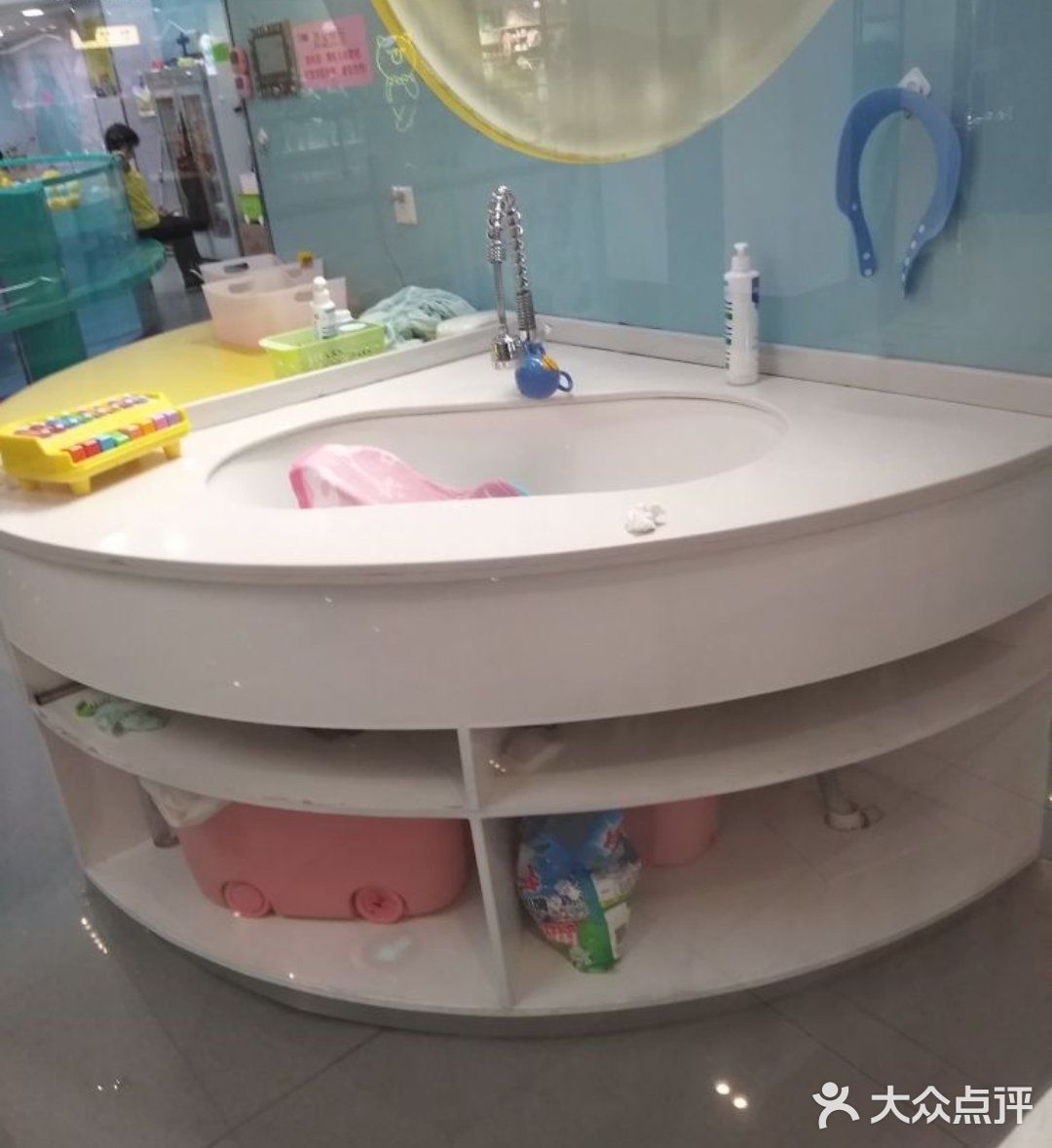 亲贝湾婴幼儿SPA