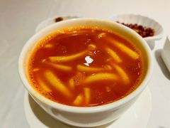 番茄菌菇丸子汤-尘香•传统川菜(创汇首座店)