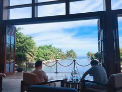 -亚龙湾喜来登·美景台大堂吧