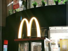 门面-麦当劳(展览路店)