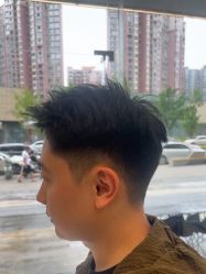 点击看大图 -摩登时代美发沙龙