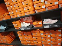 -NIKE上海青浦换季优惠店