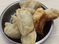 -黄阿姨锅贴大王(万航渡路店)