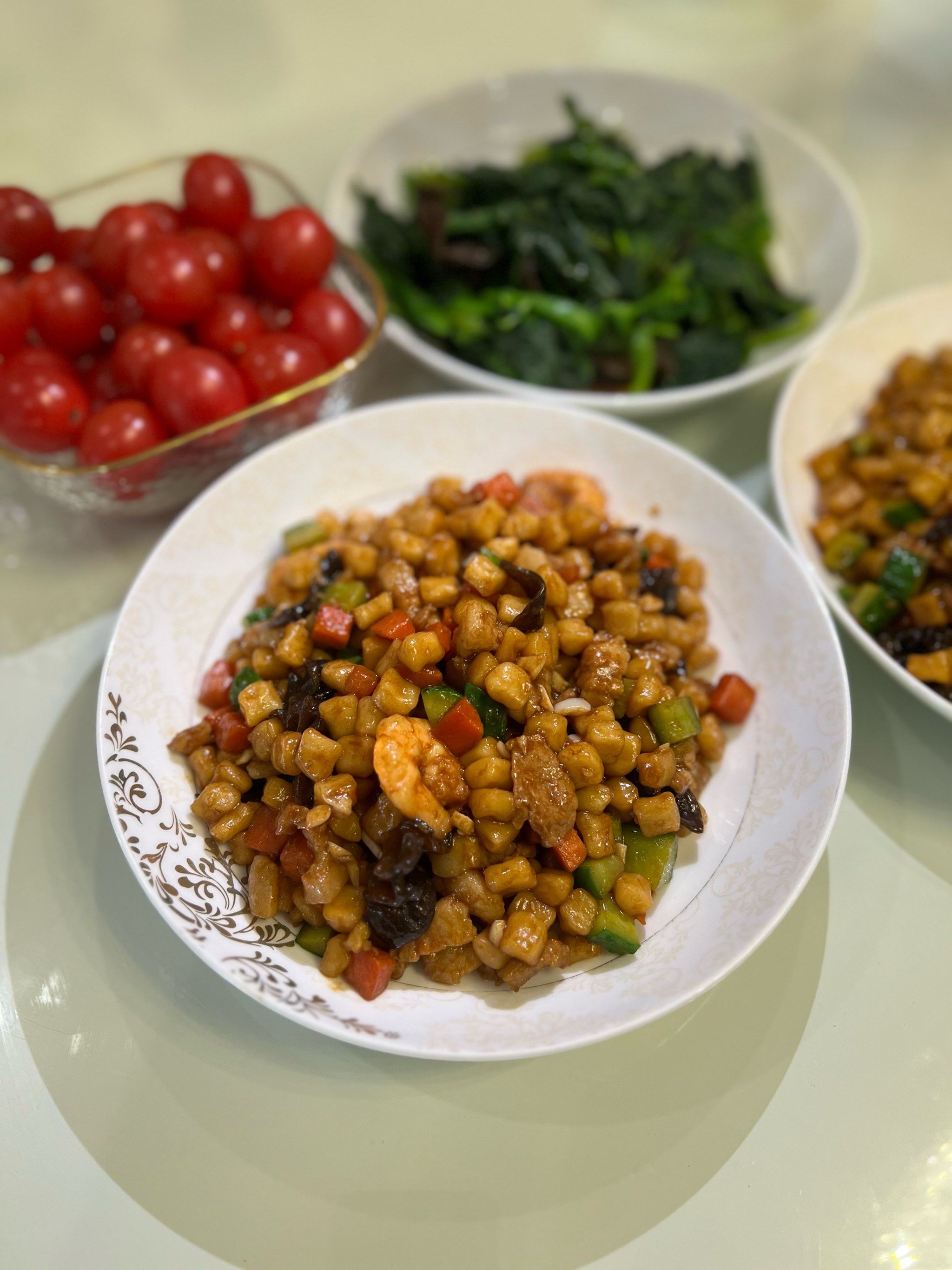 说起炒疙瘩老北京人都不会陌生,这是一道连菜带饭的家常菜肴,小面疙瘩