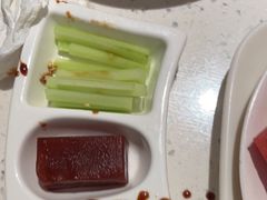 -三人行骨头王火锅(长寿店)