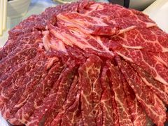 安格斯牛肉-鲜入围煮花胶鸡海鲜火锅