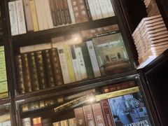 -钟书阁(松江泰晤士小镇店)