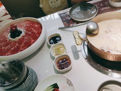 -洪氏嗨捞·广东猪肚鸡·椰子鸡火锅(西咸万象城店)