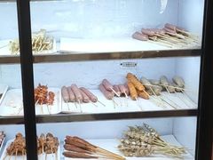 -哈尔滨小酒馆·鲜肉现穿自助烧烤(康新花园店)