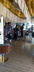 -一東造型烫发染发
