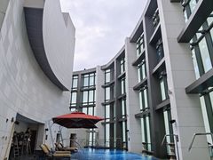 -珠海瑞吉酒店游泳池