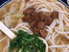 -鑫花溪牛肉米粉(东环大润发店)