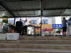 -布尔津河堤夜市