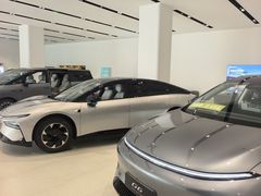 -小鹏汽车上海吴中路销售服务中心