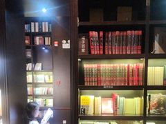 -钟书阁(松江泰晤士小镇店)