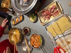 -围炉肉舍•炭烤活鳗•丹东海鲜烤肉(步行街店)