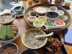 -包整·丝娃娃(一览甲秀楼风景店)