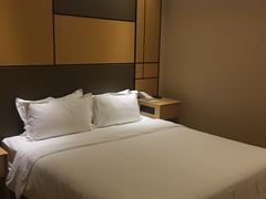 -全季酒店(上海青浦吾悦广场淀山湖大道店)