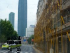 -白玉兰广场停车场