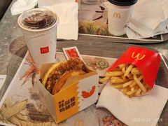 麦麦咔滋脆鸡腿堡套餐-麦当劳(新王府井店)