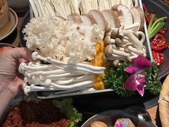 -巴卤社老火锅(财富店)
