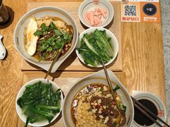 -呼啦面馆·头牌豌杂面(爱琴海店)