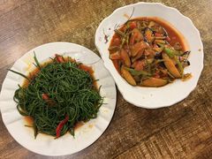 -老钟家烤羊排·敦伊阁清真餐厅胡羊焖饼