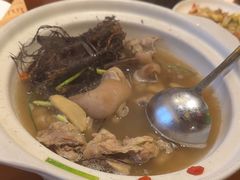 -头上红煨盐鸡·非遗院子餐厅