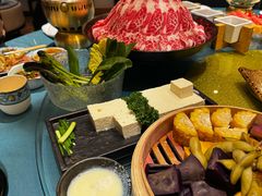 -靓海海鲜火锅(水上湖边观景店)