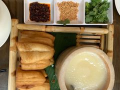 稀豆粉油条-福照楼汽锅鸡·云南菜(护国路店)