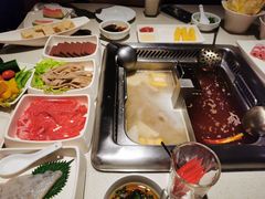 -海底捞火锅鲜切牛肉主题店(长寿路店)