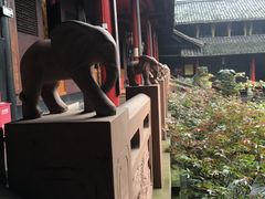 -峨眉山报国寺