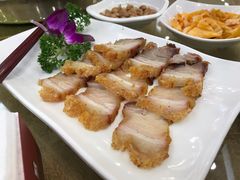 一品脆皮烧肉-一品美食城(石碣序伦小学店)