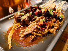 -沪小二炭火蛙锅(淮海中路美食不夜城店)