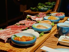 全家福十一拼烤肉-明洞阿姨·韩式酱蟹烤肉·创意料理(三元桥店)