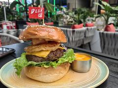 DEEP和牛汉堡-DEEP·深美式餐吧(五棵松华熙LIVE店)
