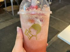 雪山草莓桂花冻-喜茶(深圳福田星河COCO Park店)