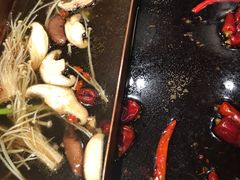 -老牌坊云南鱼豆花火锅(嵩山店)